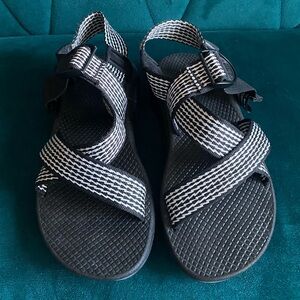 Women’s Chacos W7 (Fits 8 1/2) Black and White Strappy Sandals